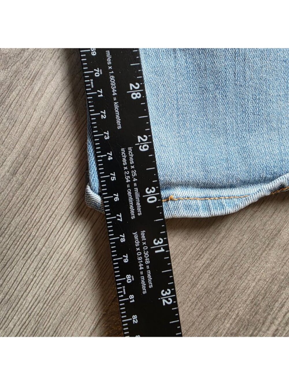 Old Navy Womens Mid-Rise Boot-Cut Jeans Light Blue Size 14 - Picture 4 of 4